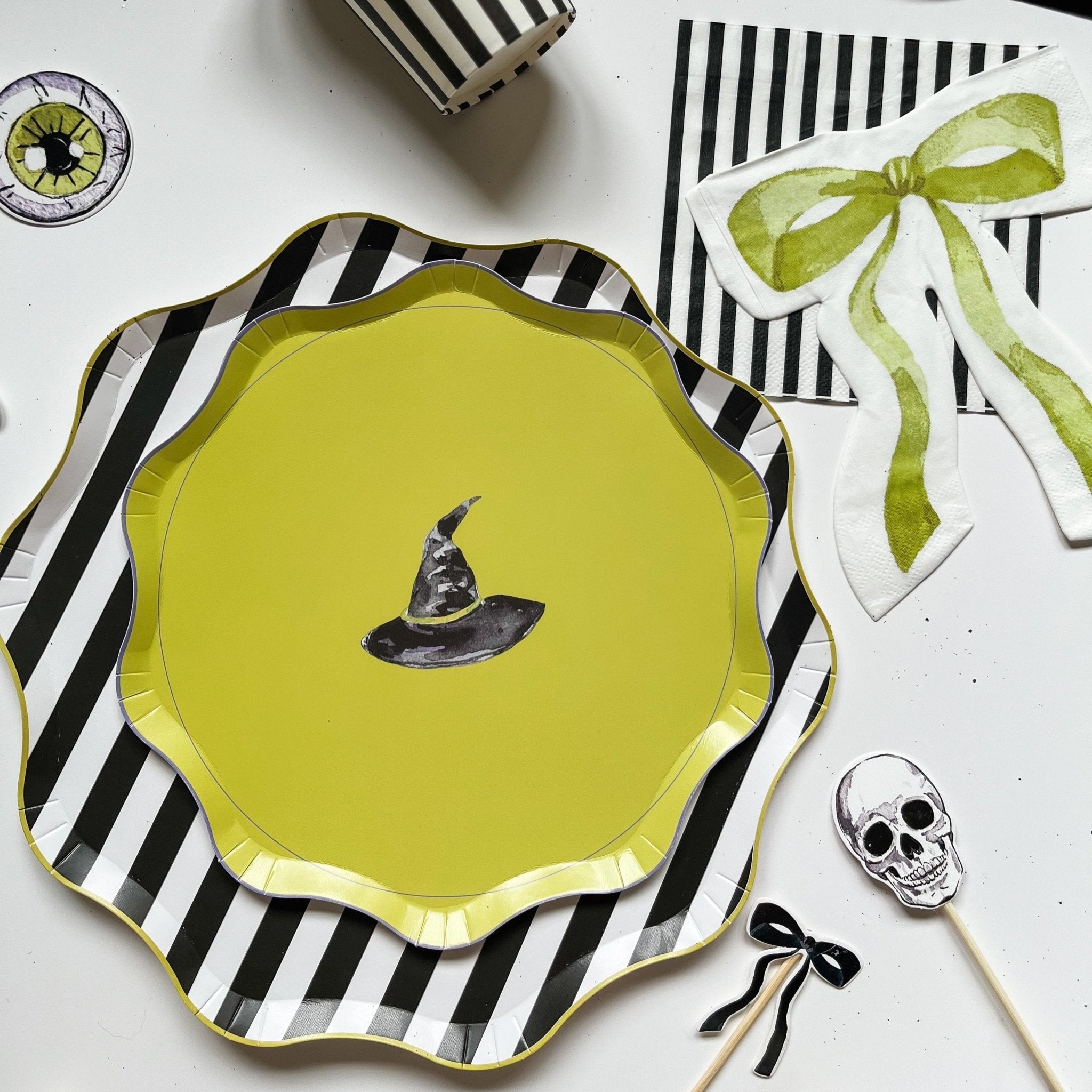 Black & White Striped Paper Party Plate (12pcs) - Josi James - 10.5 Inch Plate